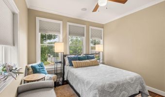 4226 40TH St N, Arlington, VA 22207