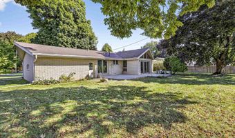521 W SENECA Dr, Appleton, WI 54911