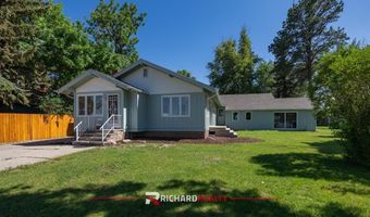826 Cody Ave, Cody, WY 82414