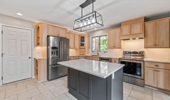 2109 Ironwood Ln, Ames, IA 50014