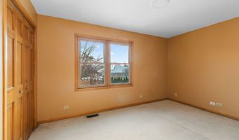 2051 Carlisle St, Algonquin, IL 60102