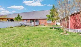 127 Maxwell St, Algood, TN 38506