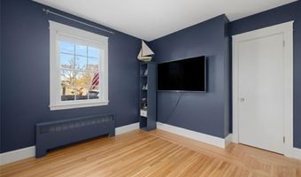 9 White Ter, Middletown, RI 02842