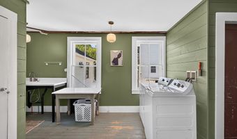 105 South St, Barre, MA 01005