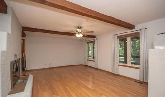 918 King St, Baldwin City, KS 66006