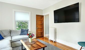 15 Wollaston St, Cranston, RI 02910