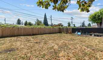 2681 D St, Springfield, OR 97477
