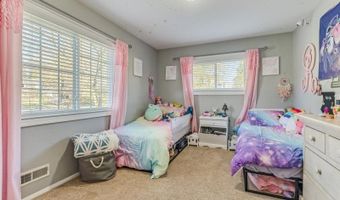 13 Manor Dr, Andover, NJ 07860