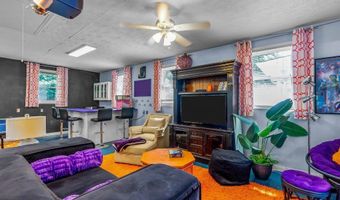 11806 E Arbor Dr, Anchorage, KY 40223
