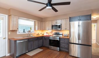 10 Spruce Ln, Barre, VT 05641