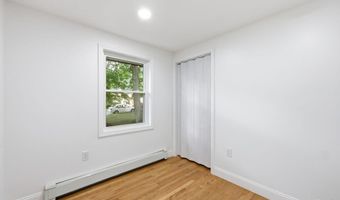 445 Lincoln Dr, Cheshire, CT 06410
