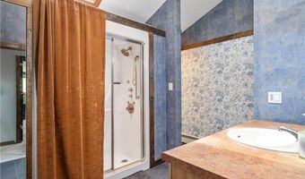 24 Lincoln Dr, North Smithfield, RI 02896