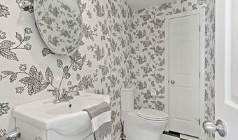 43 Shore Rd, Clinton, CT 06413