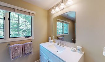 12 Lyndenwood Dr, Brookfield, CT 06804