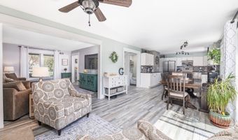 8 E Gate Dr, Alloway, NJ 07418