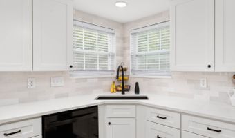 1015 Pebble Ct, Anderson, IN 46013