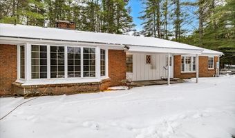 11 Strawberry Hill Rd, Bedford, NH 03110