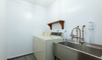 19121 Brewster Rd, Aurora, OH 44202