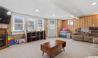 48 Overlea Rd, North Smithfield, RI 02896
