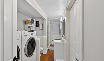 6 North Rd, Foster, RI 02825