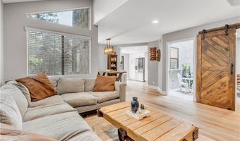 29729 Strawberry Hill Dr, Agoura Hills, CA 91301