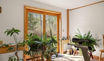 40 Indian Ladder Dr, Altamont, NY 12009