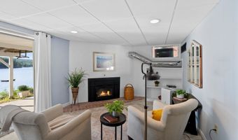 35 Greenwood Rd, Amherst, NH 03031