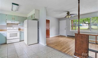 8428 Clear Meadow Ln, Charlotte, NC 28227