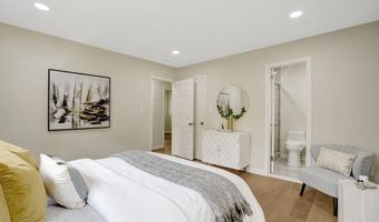 4006 JUSTINE Dr, Annandale, VA 22003