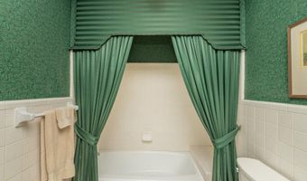 90 Manville Ave, Barnwell, SC 29812
