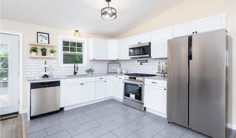 259 Buttonwoods Ave, Warwick, RI 02886