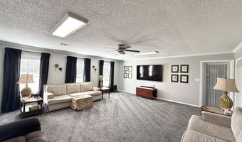 1405 Pebblewood Dr, Adel, GA 31620