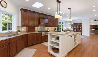 5601 VERNON Pl, Bethesda, MD 20817