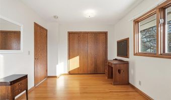 1823 Gramsie Rd, Arden Hills, MN 55112