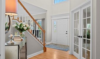 215 Beaumont Trl, Aurora, OH 44202