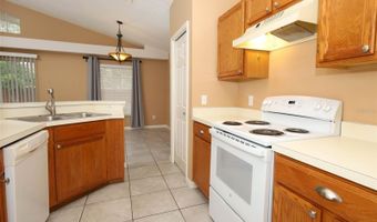 1052 ROYAL OAKS Dr, Apopka, FL 32703