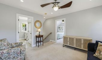 318 Cockle Ln, Beaufort, SC 29906