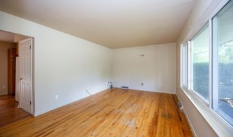1031 N Maple Rd, Ann Arbor, MI 48103