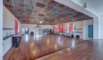 107 E 7th Ave, Arkansas City, KS 67005