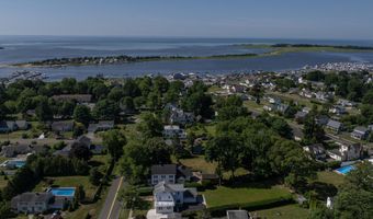 89 Commerce St, Clinton, CT 06413