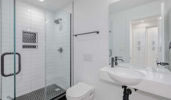 722 KENYON St NW A, Washington, DC 20010