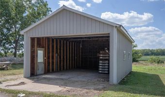 879 N 200 Rd, Baldwin City, KS 66006