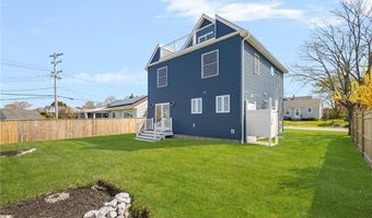 11 Gunning Ct, Middletown, RI 02842