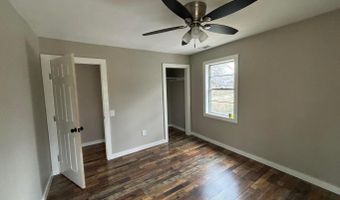685 S 9th St, Batesville, AR 72501