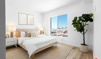 542 N Serrano Ave, Los Angeles, CA 90004