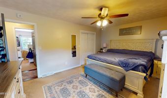 359 Reiling Ln, Altoona, PA 16601