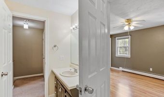 10 Tuck Farm Rd 4, Auburn, MA 01501