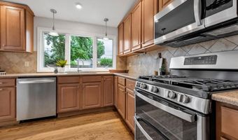 834 Westwood Dr, Ballwin, MO 63011
