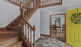 394 Maureen Cir, Burrillville, RI 02839