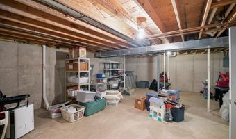 1136 New Ballwin Oaks Dr, Ballwin, MO 63021